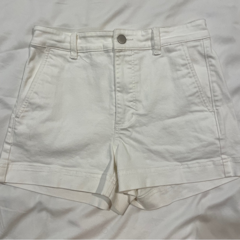 EVERLANE: White shorts